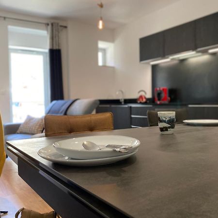 Appartement Plein centre, T3 5P totalement rénové 55m2. WIFI à Cauterets Extérieur photo