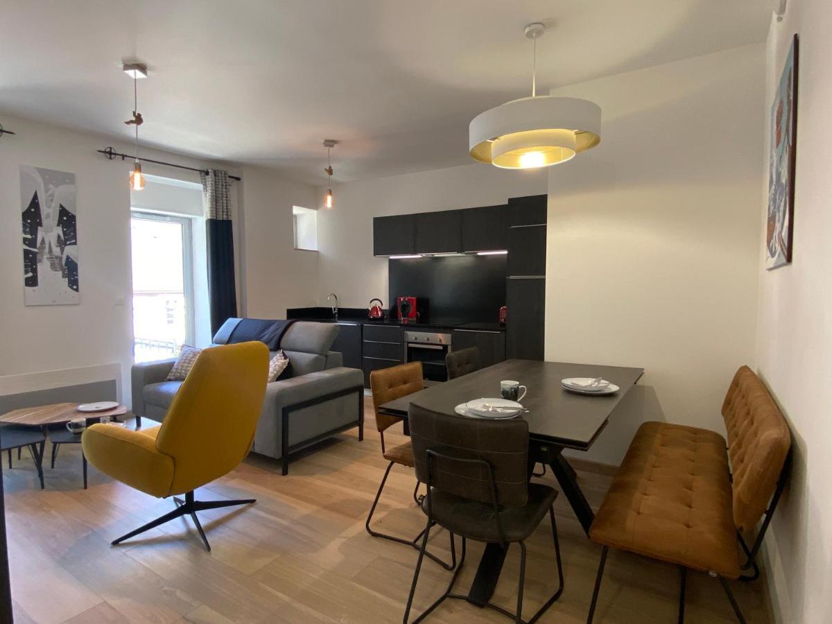 Appartement Plein centre, T3 5P totalement rénové 55m2. WIFI à Cauterets Extérieur photo