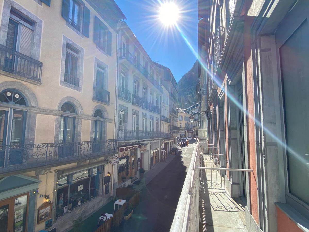 Appartement Plein centre, T3 5P totalement rénové 55m2. WIFI à Cauterets Extérieur photo
